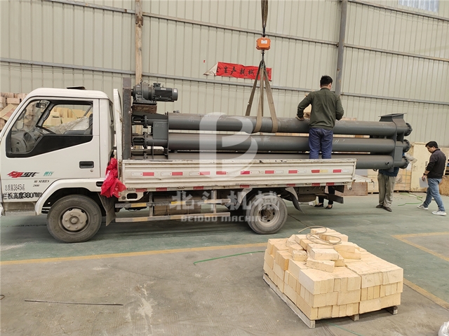 循環(huán)水冷炭機(jī)能耗低，裝車(chē)交付濟(jì)源客戶(hù)